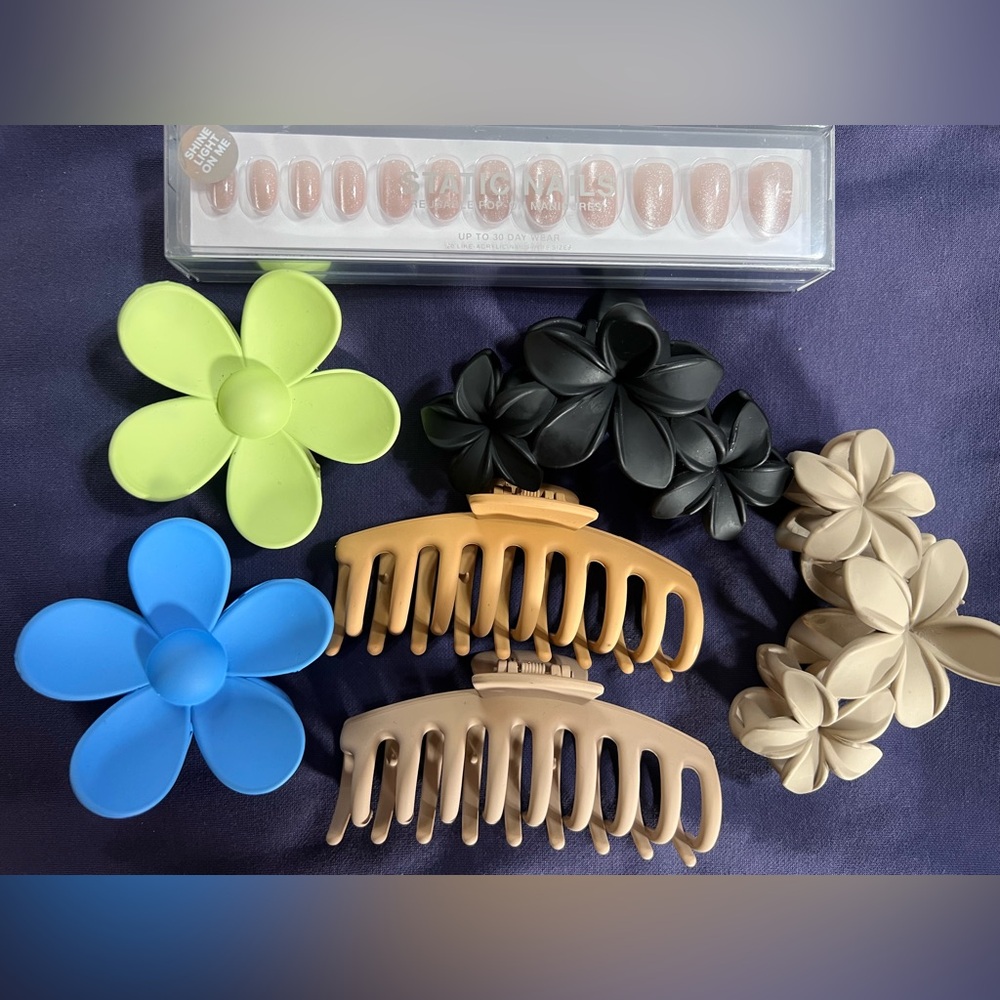 Colorful Hair Clips Set and Champagne Reusable Pop-On Manicures